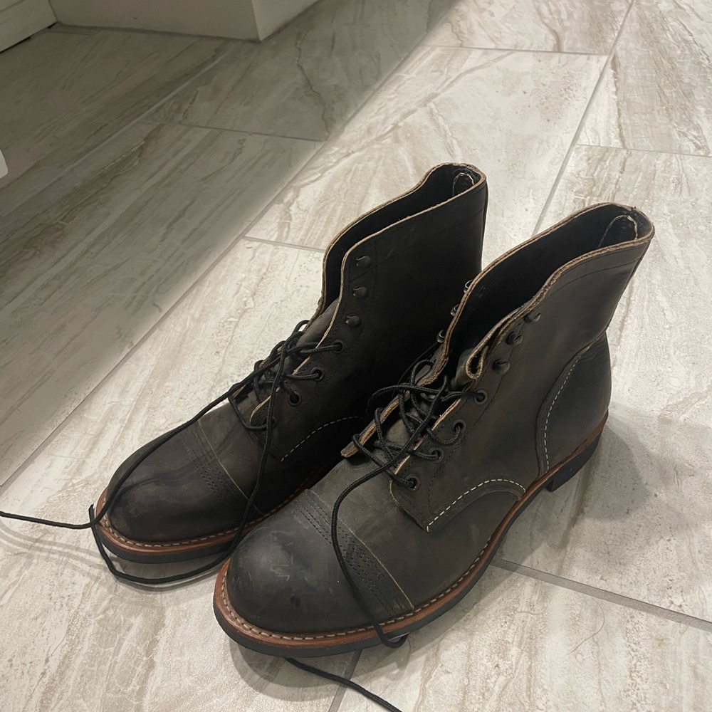 Men's Red Wing Iron Ranger Boots size 10.5